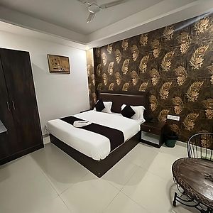 Hotel Global Suites At Delhi Airport